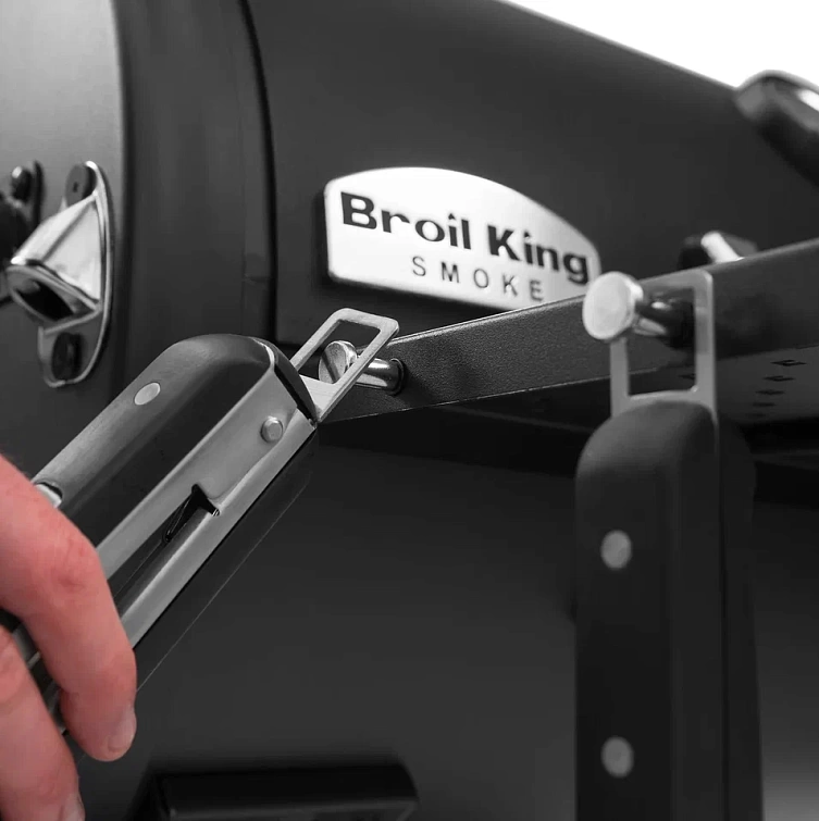 Угольный гриль-коптильня Broil King Regal Grill 400