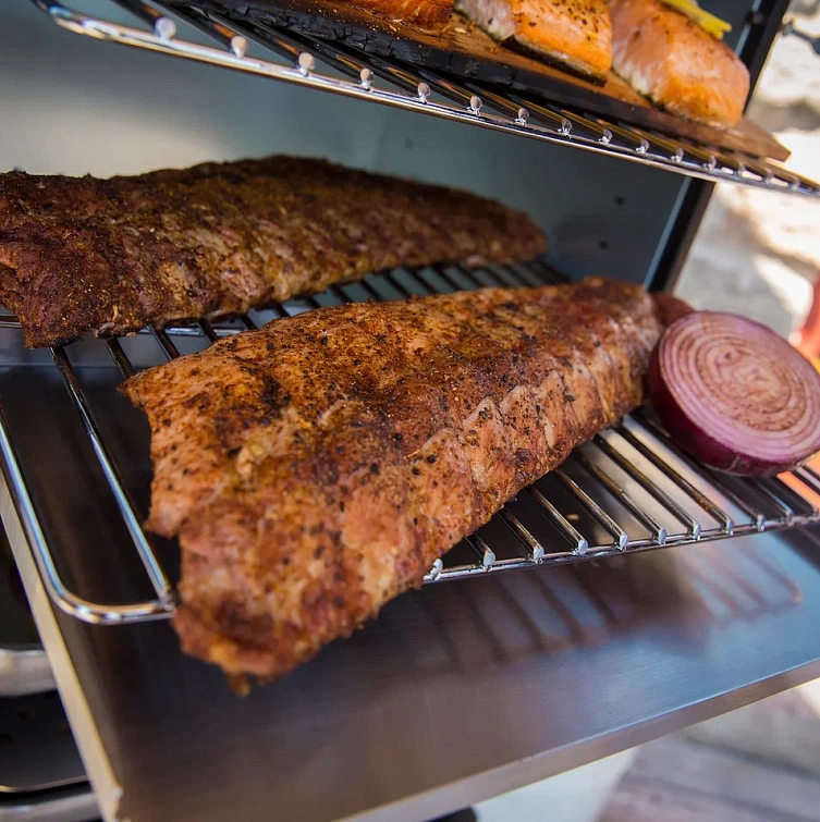 Угольная коптильня вертикальная Broil King Smoke